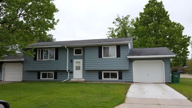 Primary Photo - 2 Bedroom Duplex