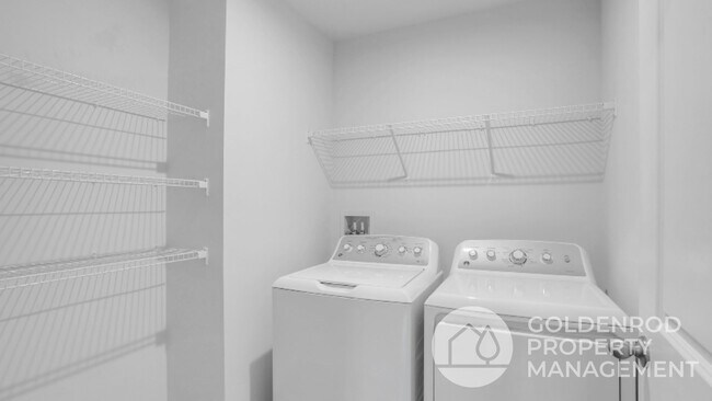 Building Photo - 333 Elwin Ln