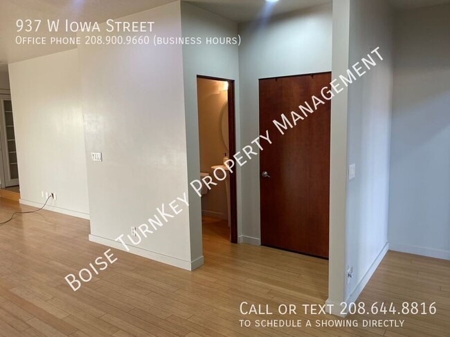 Building Photo - 2 Bed Broadway Ave Townhouse Near BSU!