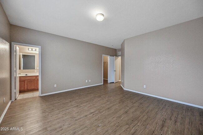 Building Photo - 6417 W Elwood St