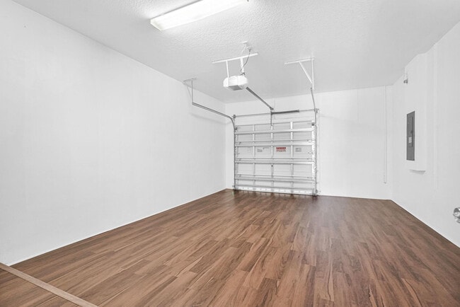 Building Photo - 1427 NW 34th Way