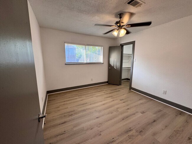 Building Photo - 9750 Guest St