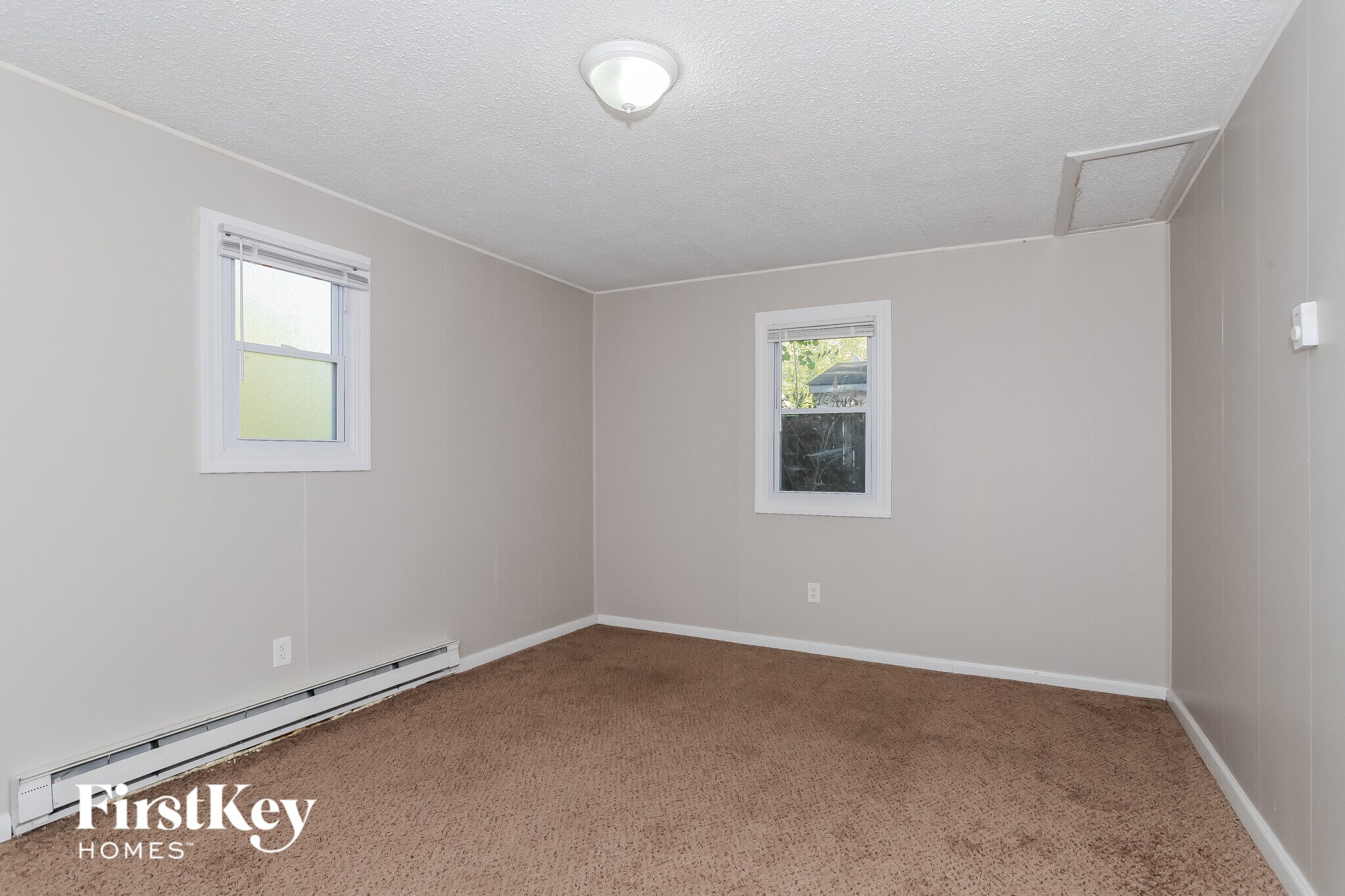 Building Photo - 4880 Hardell Dr