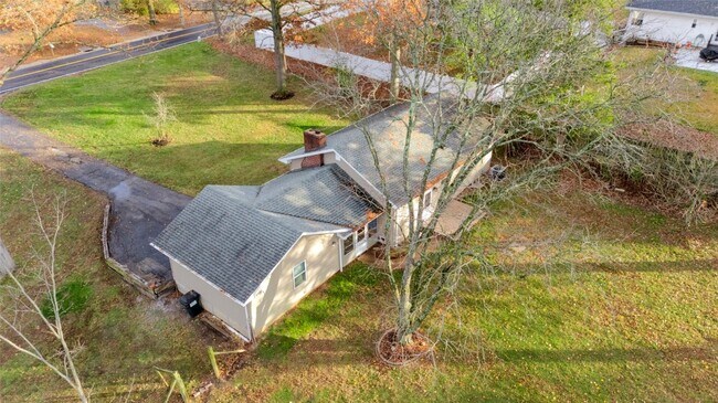 Building Photo - 84 Strecker Rd