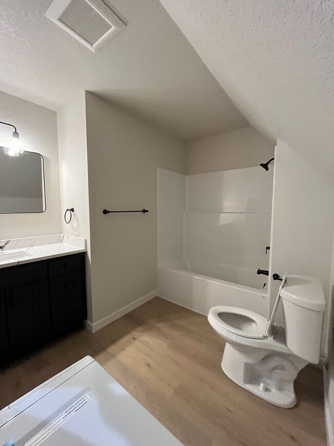 Building Photo - Spectacular BRAND NEW 1-bed/1-bath apartment with Mt Views! ***Utilities included!***