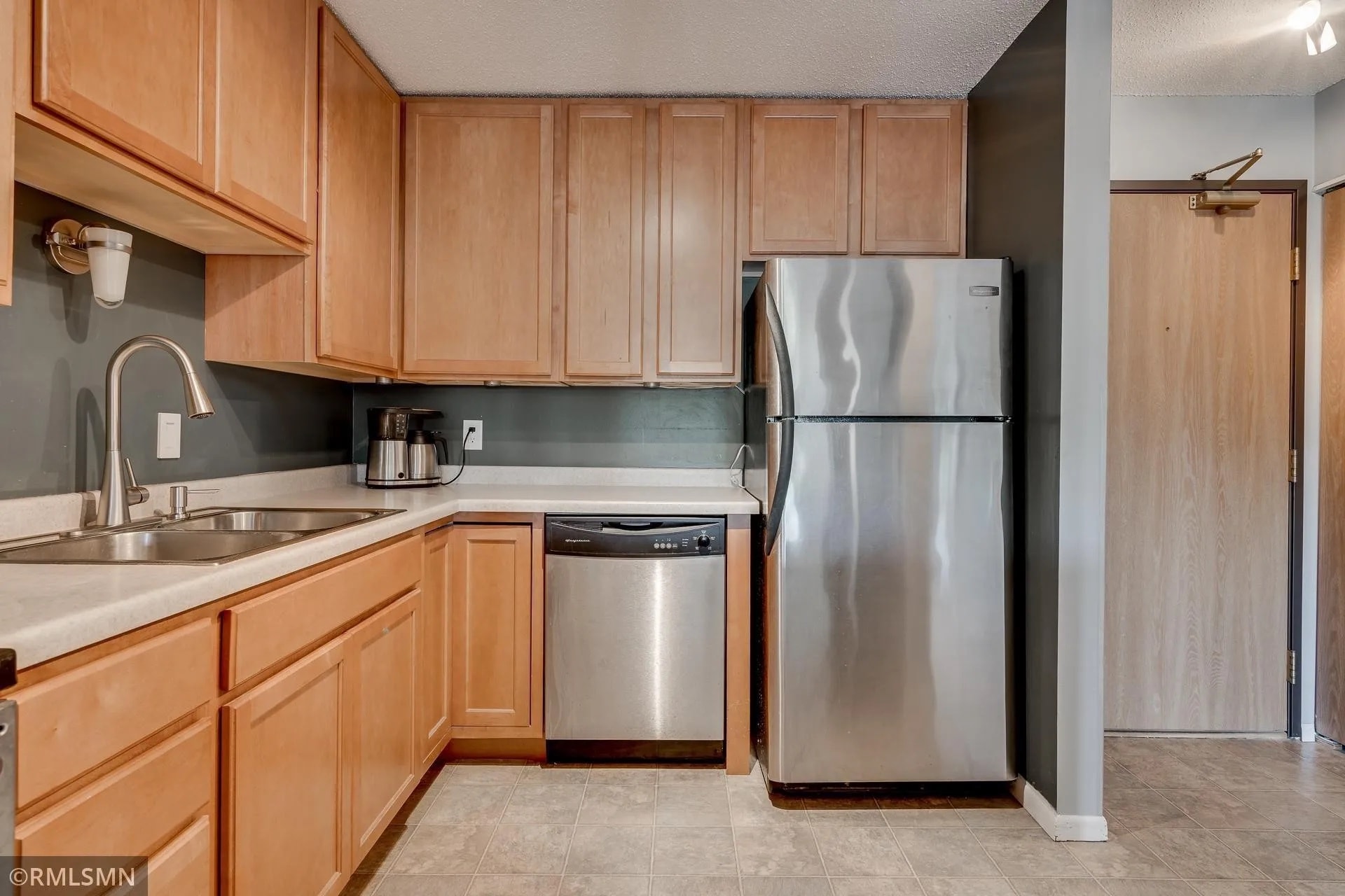 Building Photo - 720 3rd Ave NE