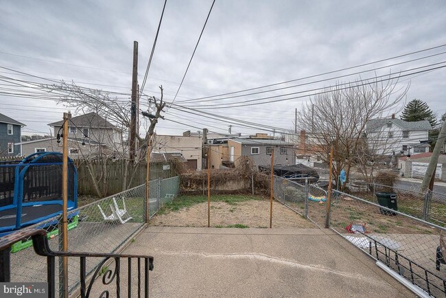 Building Photo - 130 Ivy Ct