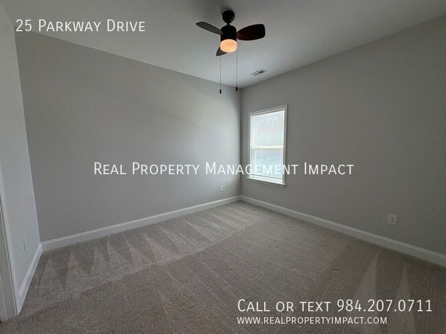 Building Photo - 25 Parkway Dr