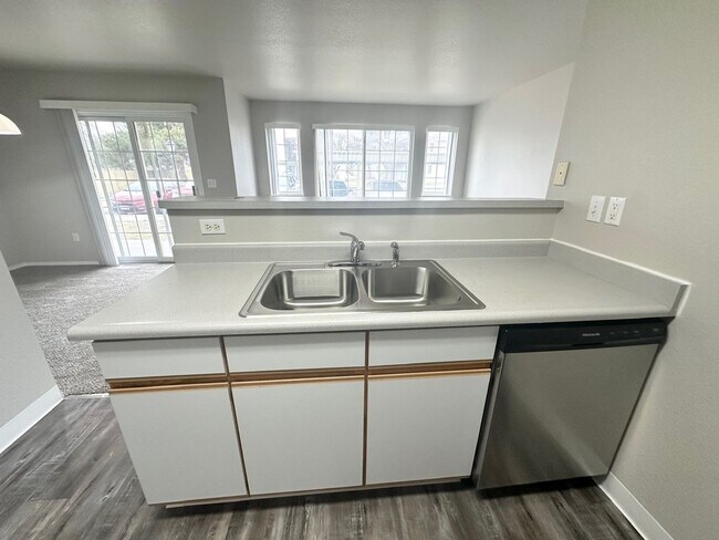 Building Photo - Fully renovated in 2025 2 bedroom, 2 bathroom ground floor apartment available soon.