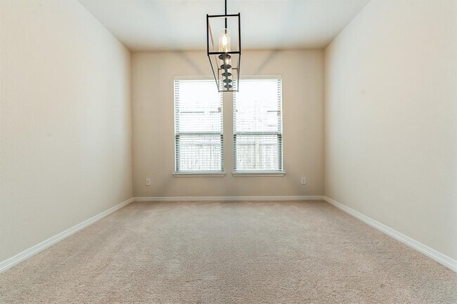 Building Photo - 4425 Shady Hl Ln