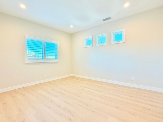 Building Photo - Verdura Street