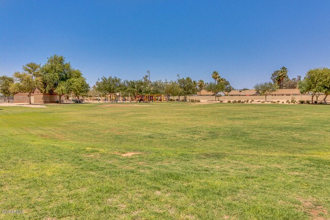 Building Photo - 433 E Jasper Dr