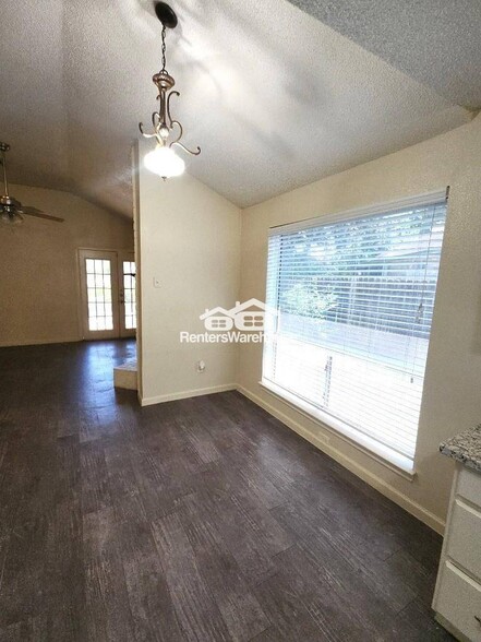 Building Photo - 3835 Brookwind Dr