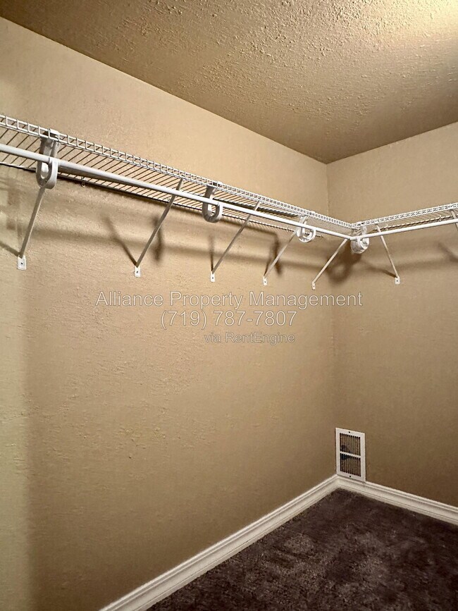 Building Photo - 2075 Bobcat Valley Ct