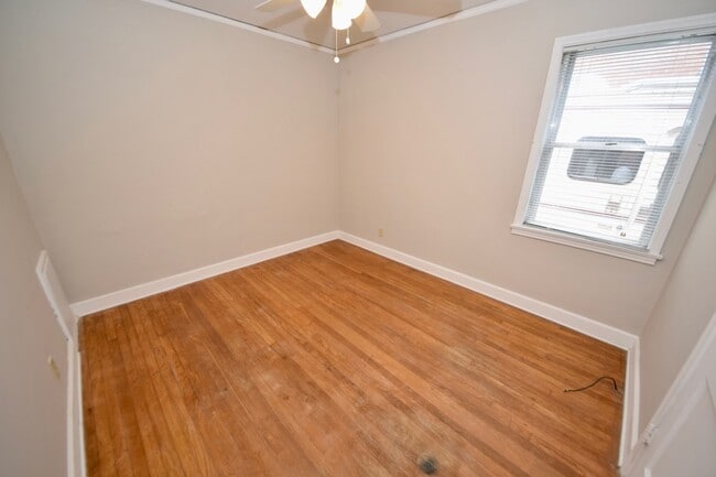 Building Photo - 4 Bedroom, 2 Bathrooms Near UOM and Highland