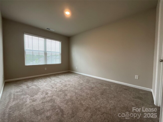Building Photo - 6015 Ahoskie Dr