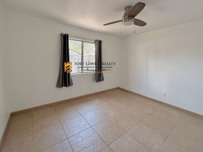 Building Photo - Charming three bedroom - two bathroom GREA...