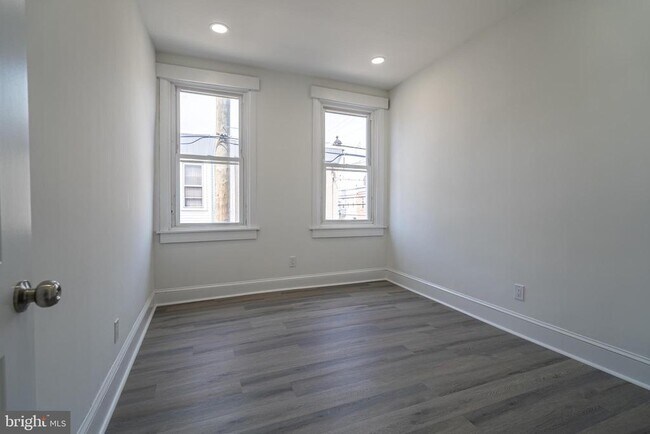 Building Photo - 2410 Wharton St