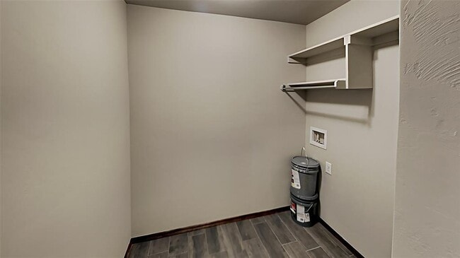 Building Photo - 14301 Peach Tree Dr