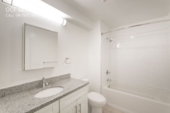 Building Photo - 224 Church St