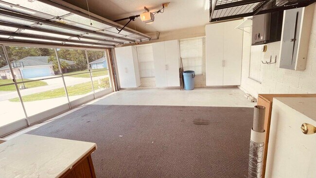 Building Photo - 1829 SW Hickock Terrace