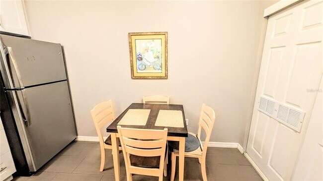 Building Photo - 850 S Tamiami Trl