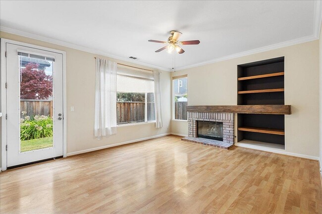 Building Photo - 16 Smith Ct