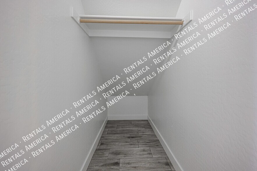 Building Photo - 43232 Wallner Dr