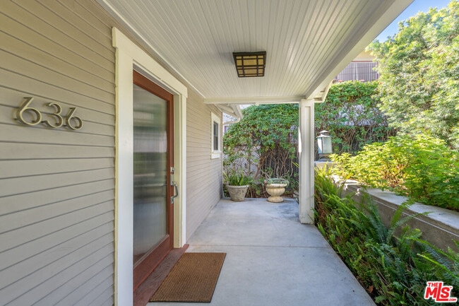 Building Photo - 636 Tularosa Dr