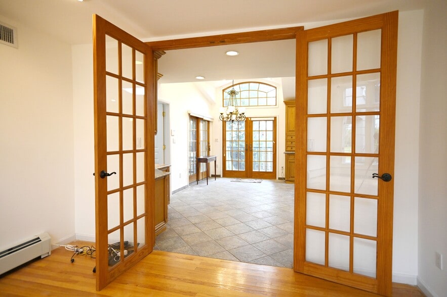 Building Photo - 1033 Harvard Pl