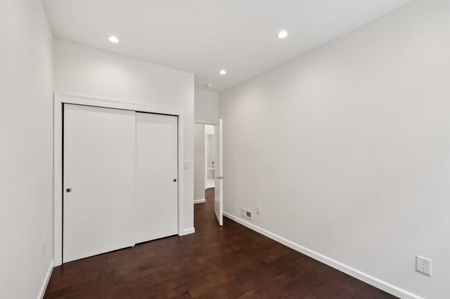 Building Photo - 971 Filbert St