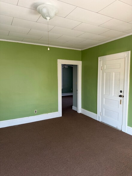 Building Photo - 198 Summer St