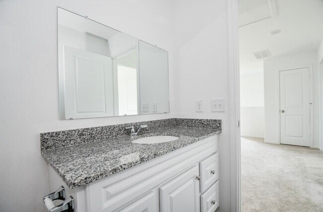 Building Photo - 16439 Big Hickory Dr