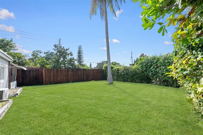 Building Photo - 1300 NE 183rd St