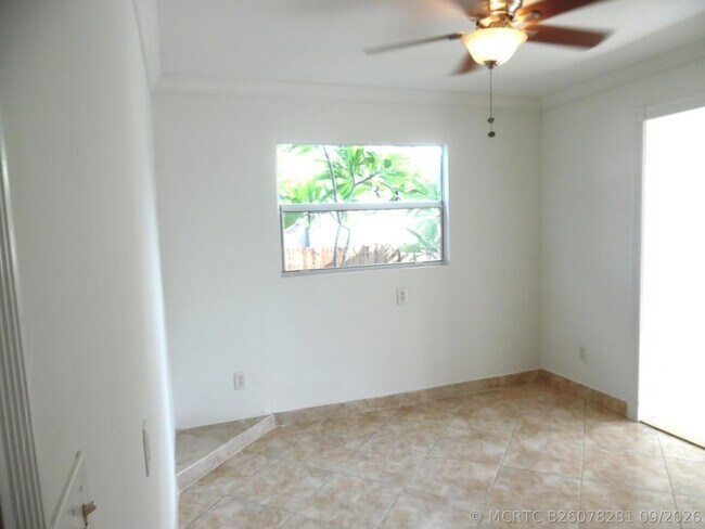 Building Photo - 1205 Mathis St