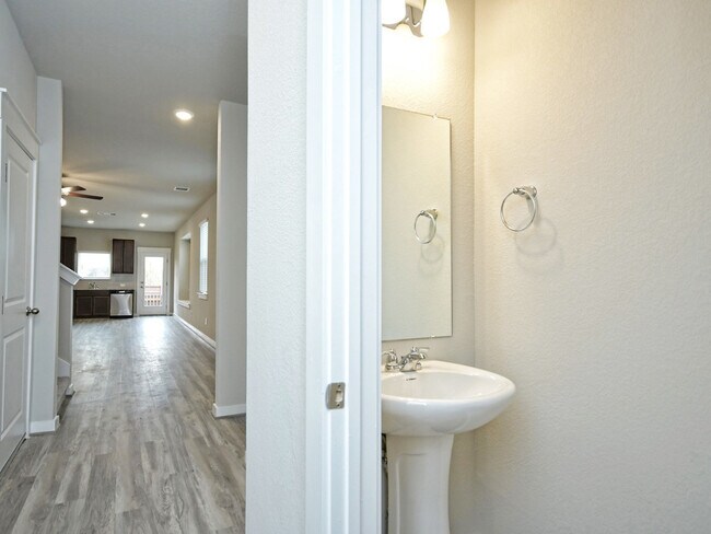 Building Photo - 17201 A Leafroller Dr