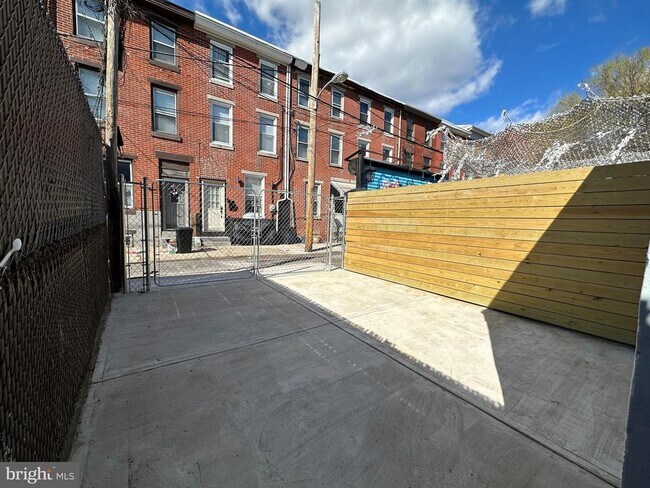 Building Photo - 1512 N 4th St