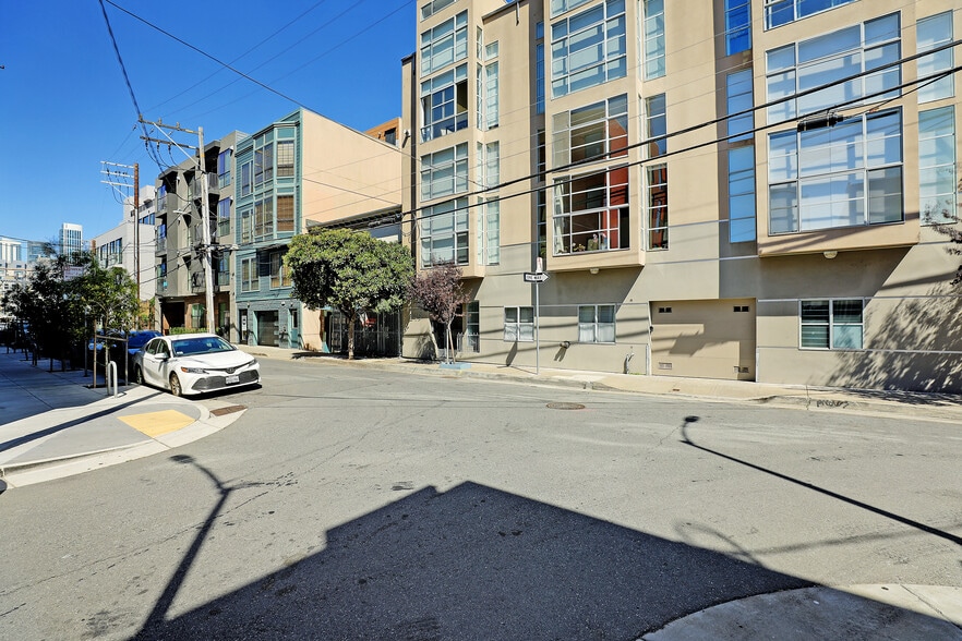 Building Photo - 249 Shipley St