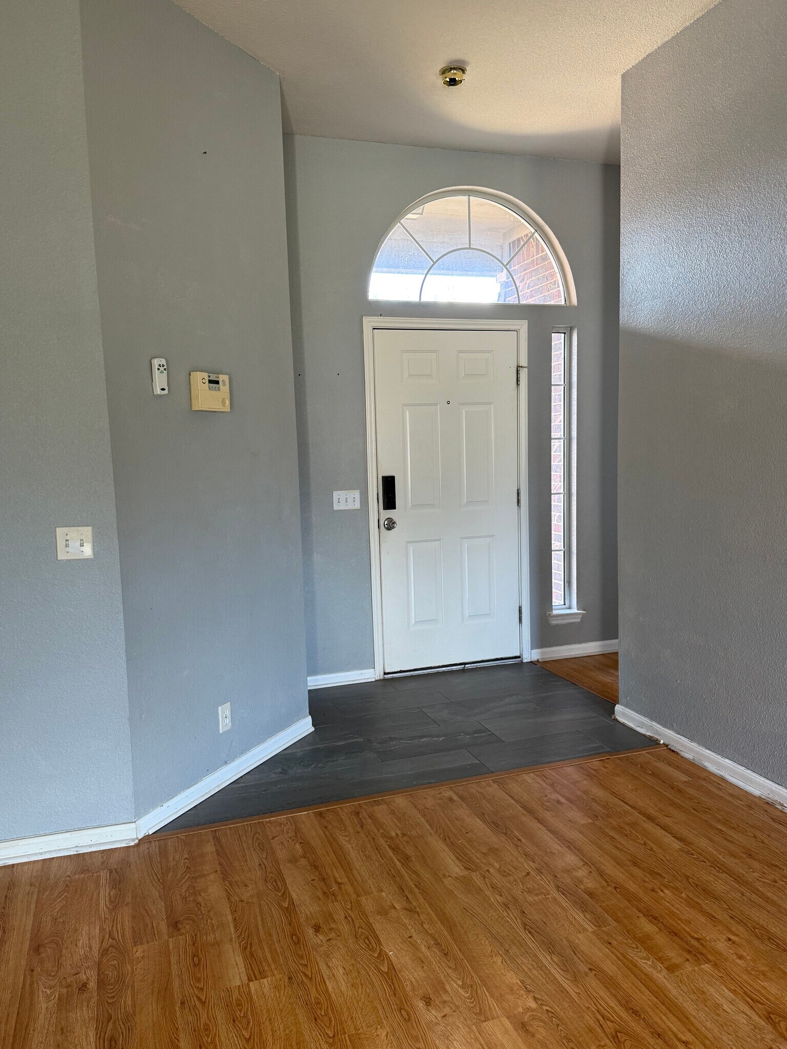 Building Photo - 609 Ranchero Rd