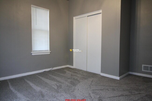 Building Photo - NICE 2 bedroom lower Month to Month lease