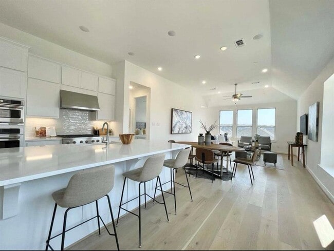 Building Photo - 1116 Addison Ln