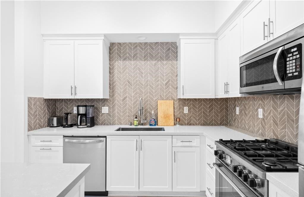 Building Photo - 856 Francesca Dr