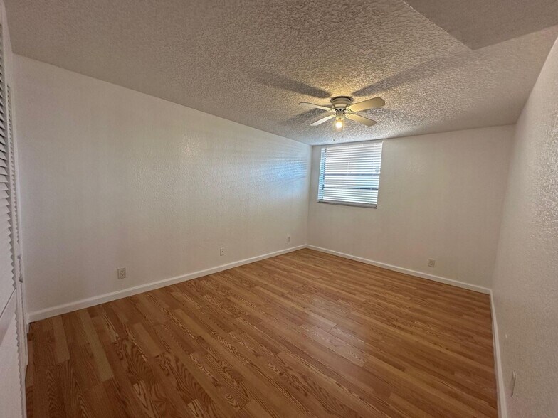 Building Photo - 8135 Sunrise Lakes Blvd