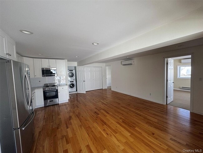 Building Photo - 505 S Main St