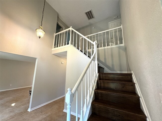 Building Photo - 3815 Flintrock Ln
