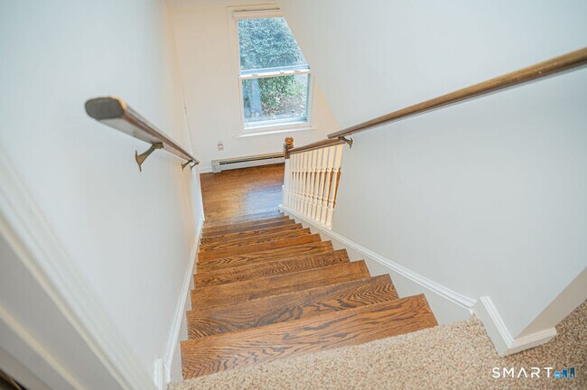 Building Photo - 100 White Birch Dr