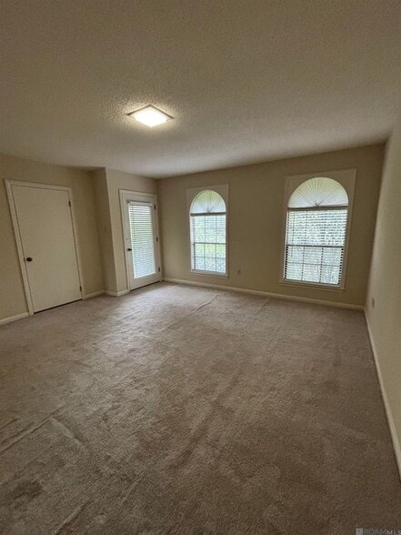 Building Photo - 5648 Riverstone Dr