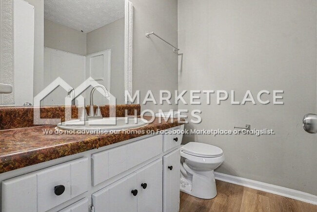 Building Photo - 956 Windwood Ct