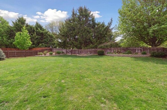 Building Photo - 178 Weybridge Dr
