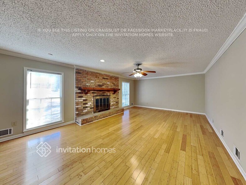 Building Photo - 6297 Queens Ct